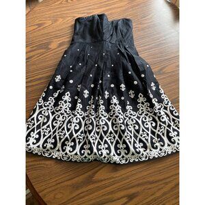 White House Black Market black white strapless dress size 0